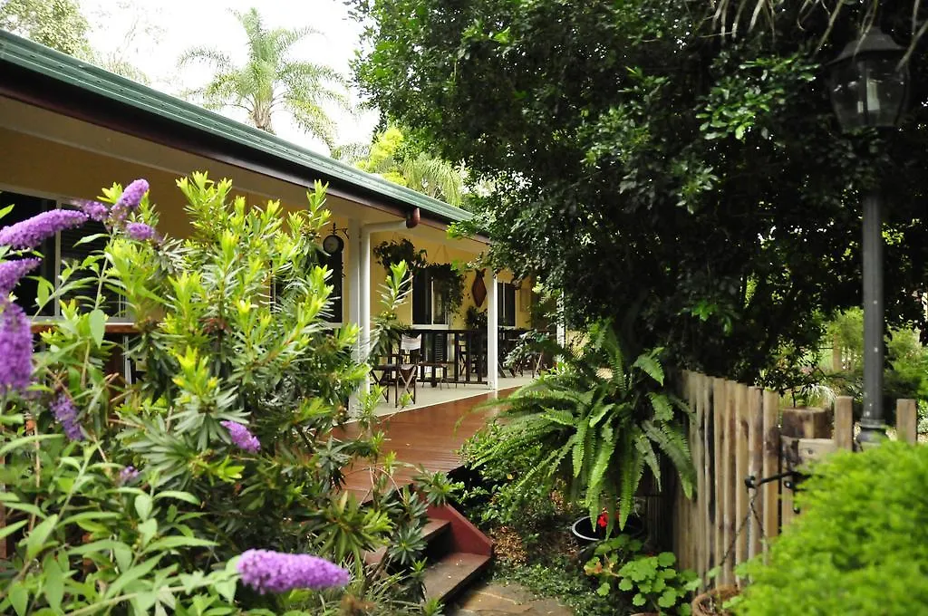 ***  Kookaburra Motel Yungaburra Australia