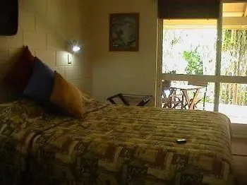 Kookaburra Motel Yungaburra Australia